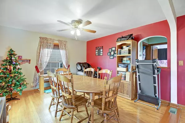 West Allis, WI 53214,820 S 96th St