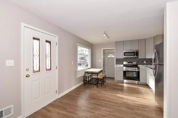 West Allis, WI 53214,8406 W Maple St