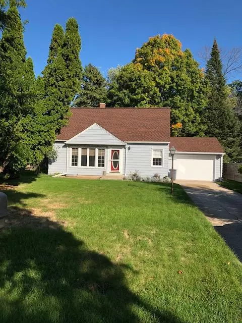 8116 N Seneca ROAD, Fox Point, WI 53217