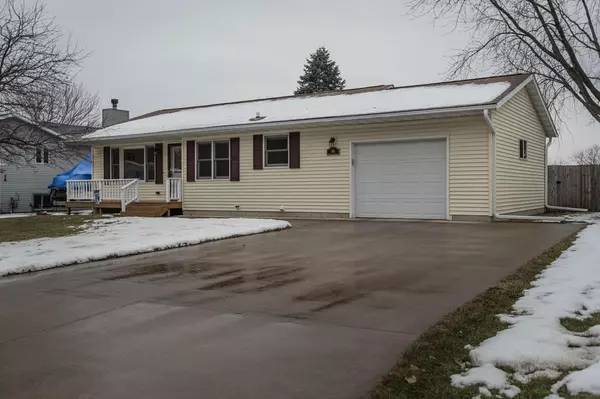 708 Evergreen DR, Holmen, WI 54636