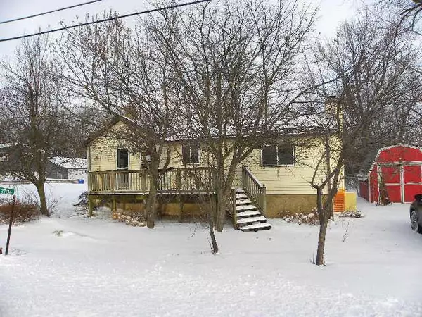 37136 Sunset Dr, Summit, WI 53066