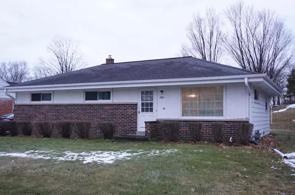 201 W Linden St, Saukville, WI 53080