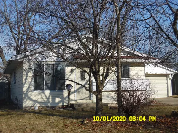 204 Shelly Dr, Sheboygan Falls, WI 53085