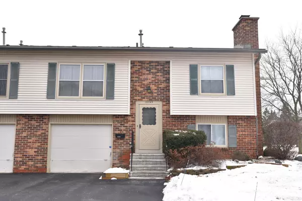 10245 W Parkedge CIRCLE #B, Franklin, WI 53132