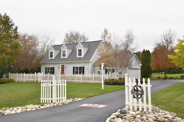 132 Chestnut Way, North Prairie, WI 53153