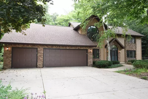 Hales Corners, WI 53130,10182 Whitnall Ct