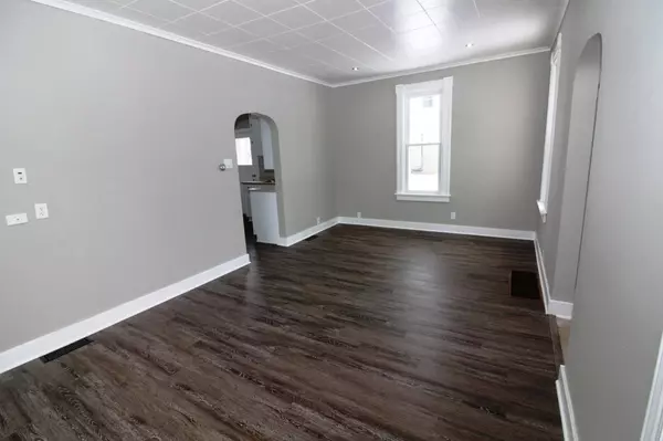 Beaver Dam, WI 53916,315 E South St