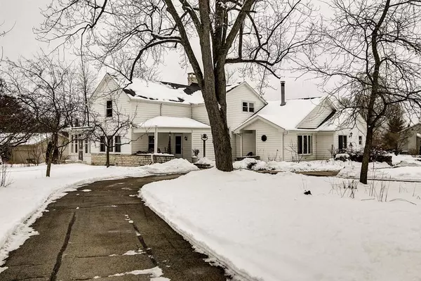 326 Grove St, Eagle, WI 53119