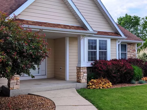 Oak Creek, WI 53154,8726 S Eagle COURT