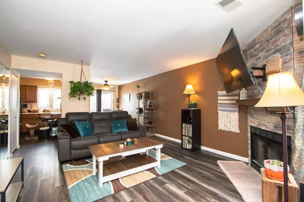 1523 Grandview Ct #EH2, Kansasville, WI 53139