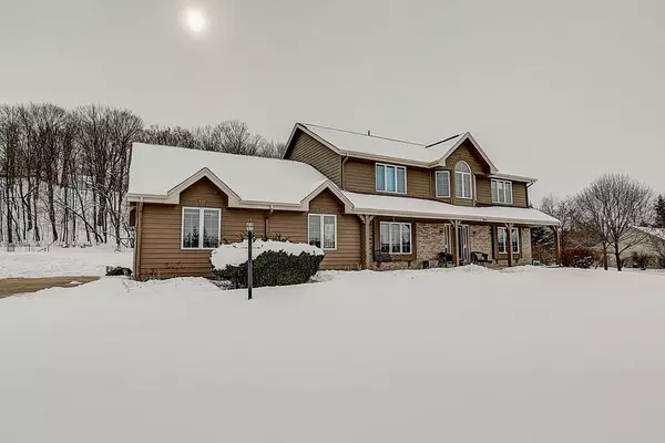 4023 Wooded Ridge Trl, Colgate, WI 53017