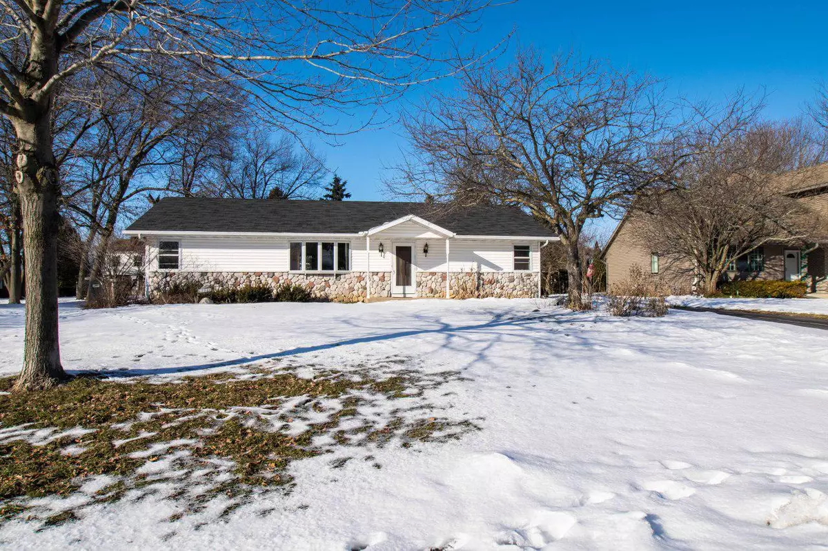 Elkhorn, WI 53121,304 W Oak Ln