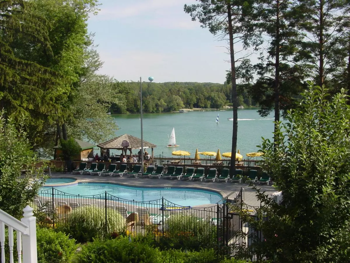 Elkhart Lake, WI 53020,277 Poets COVE #6