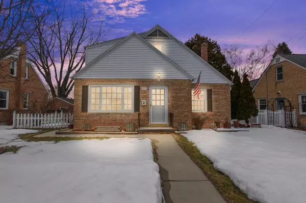 427 Hillcrest COURT, Port Washington, WI 53074