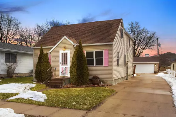 211 Lincoln AVE N, West Salem, WI 54669