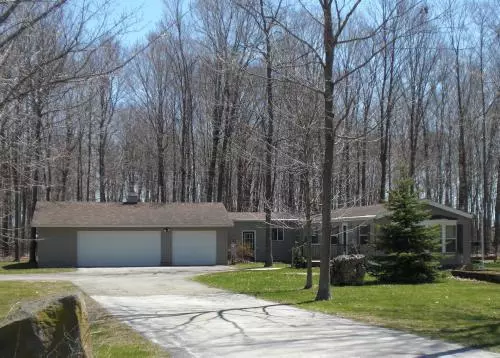 N9217 Holstein ROAD, Elkhart Lake, WI 53020