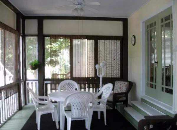 Twin Lakes, WI 53181,1228 Valley Rd