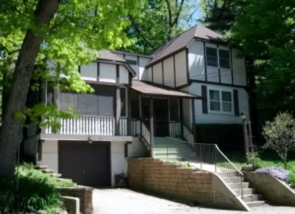 Twin Lakes, WI 53181,1228 Valley Rd