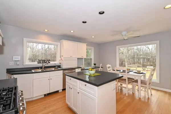 River Hills, WI 53217,1315 W Heather Ln