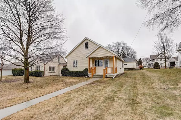 721 W Larabee St, Port Washington, WI 53074