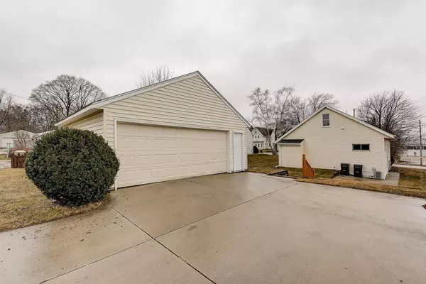 Port Washington, WI 53074,721 W Larabee St