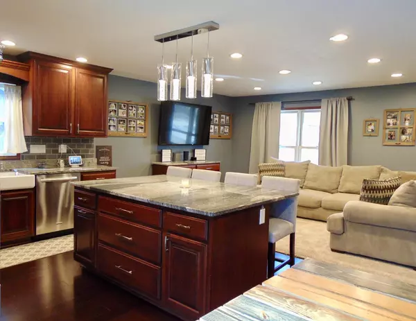 Oak Creek, WI 53154,635 E Manitowoc AVE