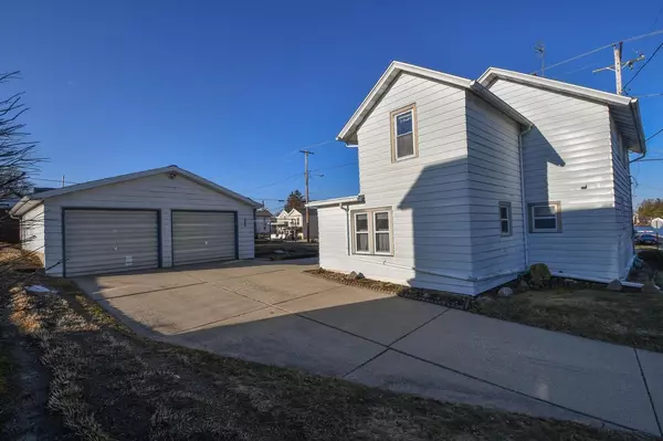 Watertown, WI 53098,915 N Second St