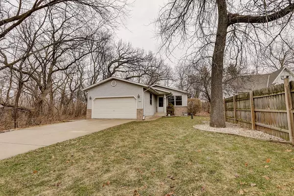 4425 Hillside DRIVE, Waterford, WI 53185