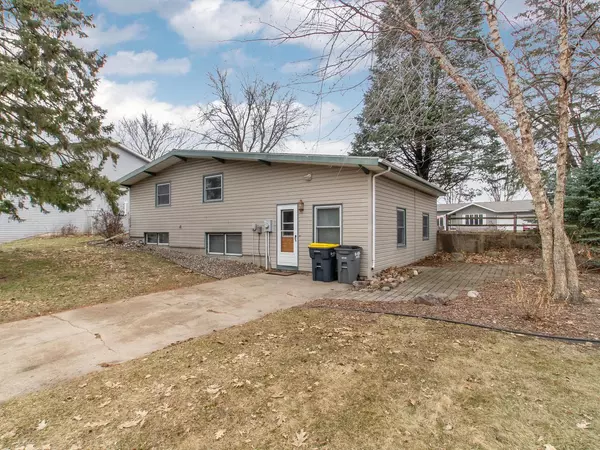 Holmen, WI 54636,610 2nd Ave E