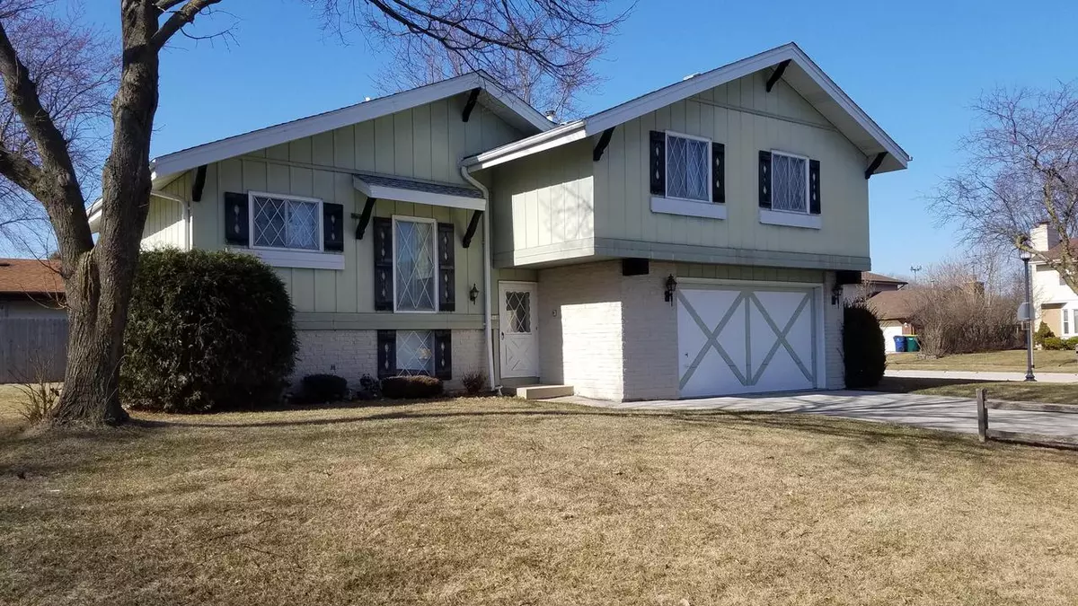 Oak Creek, WI 53154,560 E Golden Ln