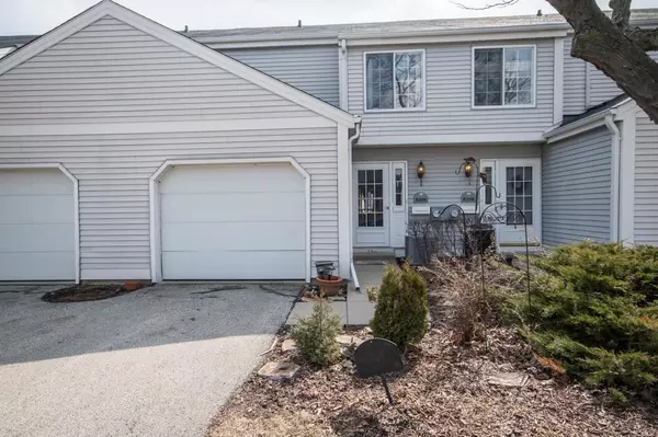 8306 S Tuckaway Shores Dr, Franklin, WI 53132