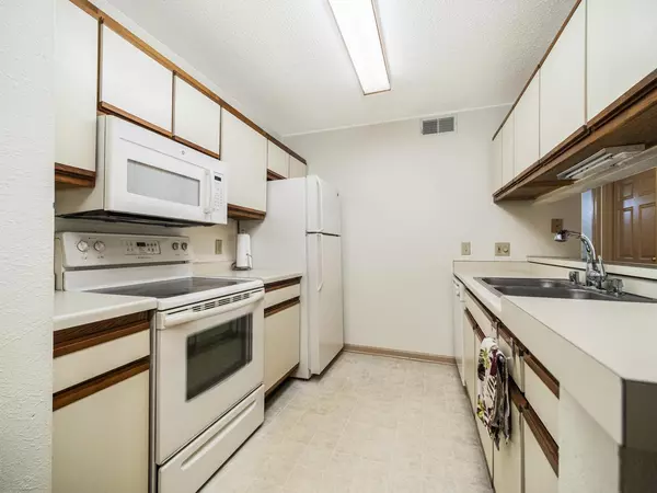 Oak Creek, WI 53154,8851 S Wood Creek Dr #4