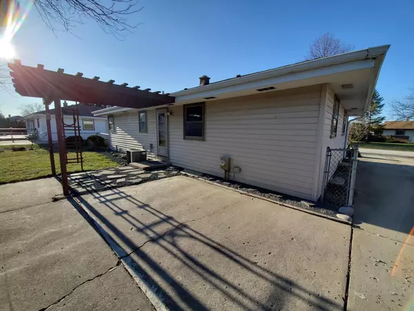 Oak Creek, WI 53154,375 E Darlene LANE