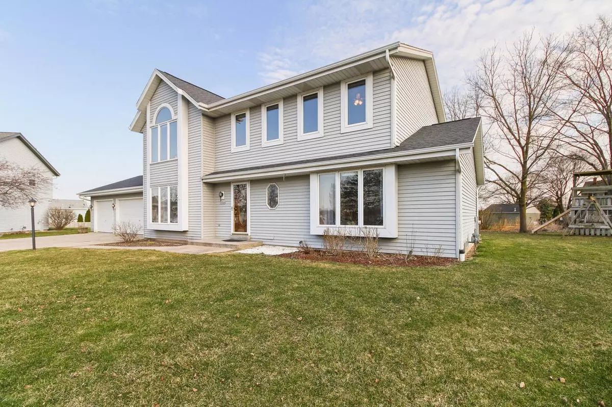 Oak Creek, WI 53154,10240 S Hawk Cir