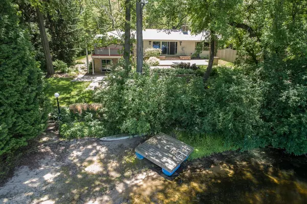 Summit, WI 53066,34380 Sunset Dr