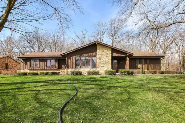 8108 W Winston Way, Franklin, WI 53132