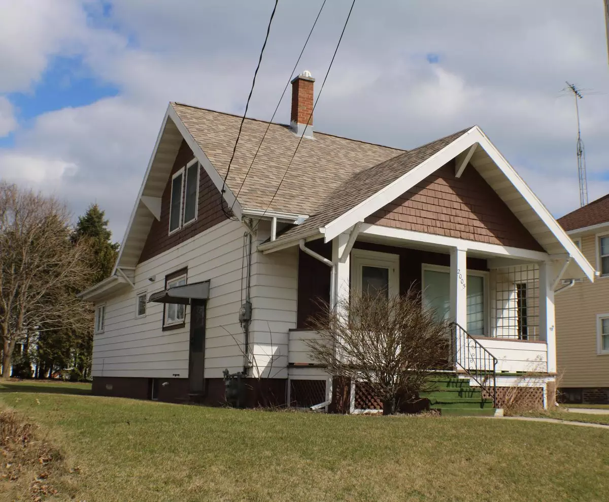 Two Rivers, WI 54241,2005 Lincoln St