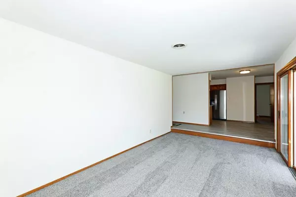 Oak Creek, WI 53154,260 E Groveland Dr