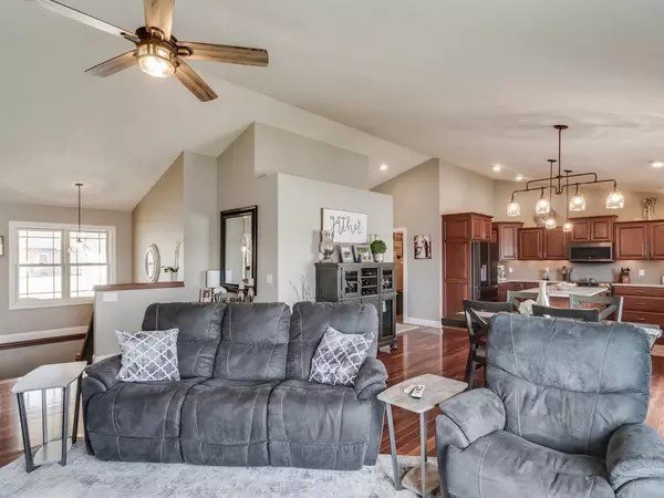 Holmen, WI 54636,801 Deerwood ST