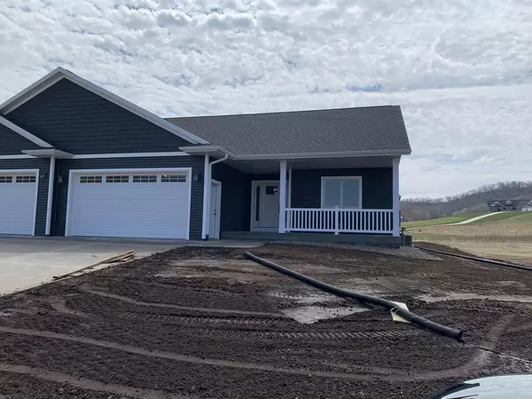 W6407 Oakwood CIR, Holmen, WI 54636