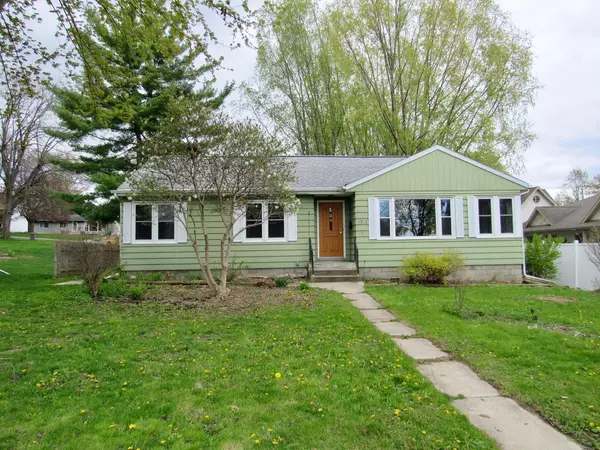 1513 E Main St, Watertown, WI 53094