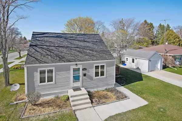 2142 33rd St, Two Rivers, WI 54241