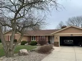 8055 S Steepleview DRIVE, Franklin, WI 53132