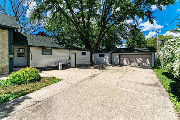 Watertown, WI 53098,100 E Green St