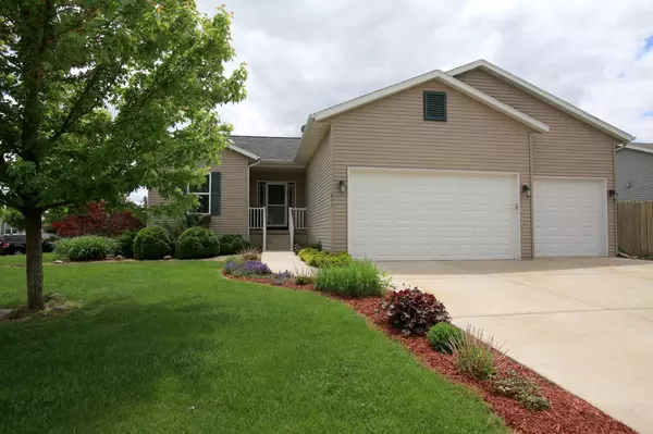 213 Woodland Preserve, Johnson Creek, WI 53094