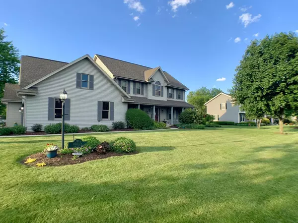 N63W14376 Ash Dr, Menomonee Falls, WI 53051