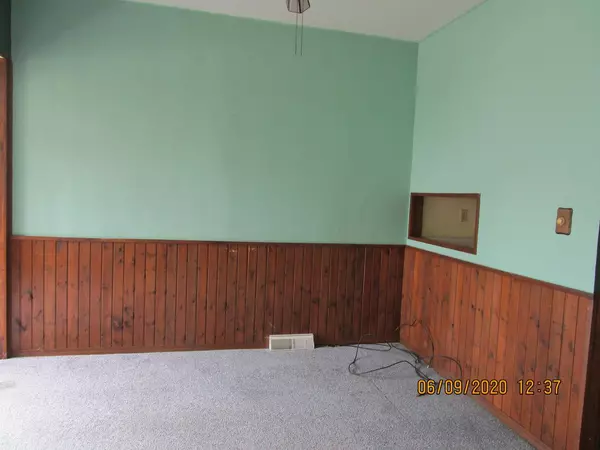 Two Rivers, WI 54241,1811 Lincoln St