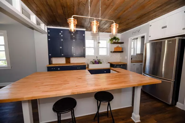 Sheboygan Falls, WI 53085,107 Oak St