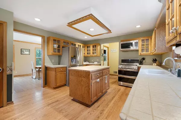 Summit, WI 53066,337 S Golden Lake Ln