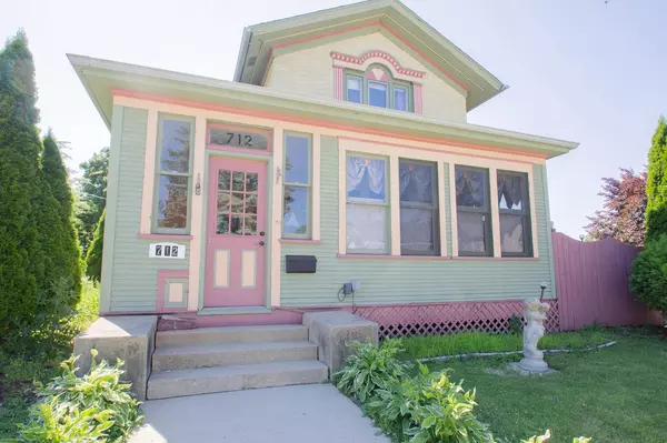 Watertown, WI 53094,712 S 6th St